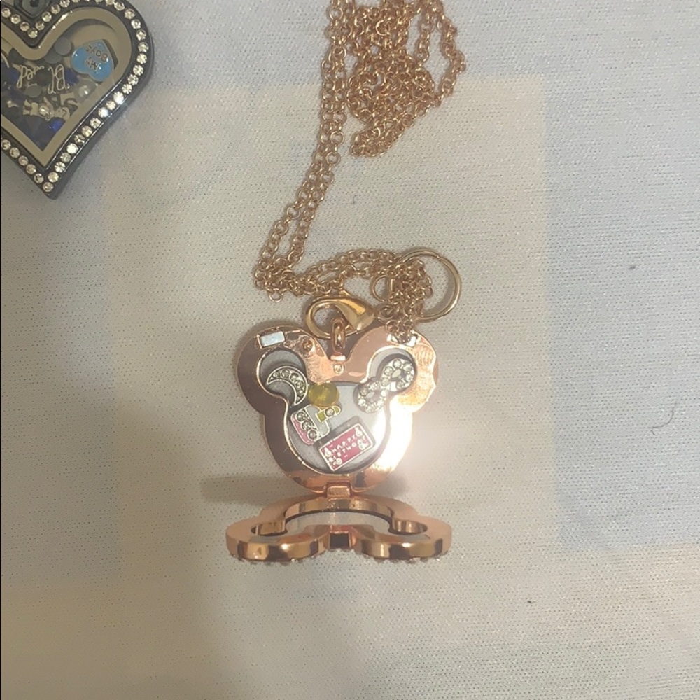 Floating Necklace - Picture 11 of 16